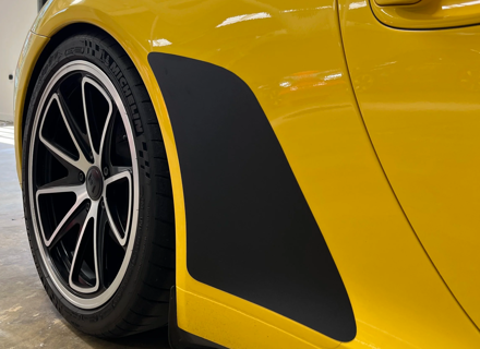 Protections magnétiques MagnaFin contre les projections de pierres. Porsche 991 Carrera / S 2012-19 (carrosserie étroite) - 99150483502, 99150483602, 99150483505, 99150483605 - MF991NB CF HE, MF991NB DB HE