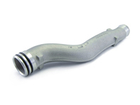 Tubo dell'acqua di raffreddamento inferiore. Porsche 955 Cayenne 4.5L S / 4.5L Turbo 2003-06 - 94810605906, 94810604907, 94810604905 - URO-010074 Tubo dell'acqua di raffreddamento inferiore. Porsche 955 Cayenne 4.5L S / 4.5L Turbo 2003-06 - 94810605906, 94810604907, 94810604905 - URO-010074