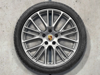 21' Panamera (971) Design esclusivo Sport in argento platino Cerchi in lega e pneumatici invernali Porsche originali - 971044630P 21' Panamera (971) Design esclusivo Sport in argento platino Cerchi in lega e pneumatici invernali Porsche originali - 971044630P