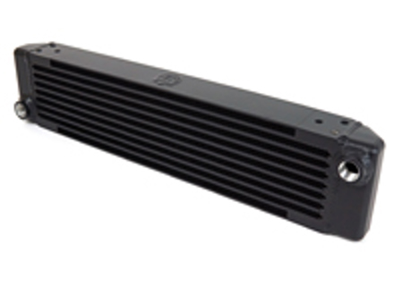 Single-Pass-Ölkühler mit abgeschrägtem Tank im RSR-Stil. Porsche 911/930 - 8202 - CSF-8202 Single-Pass-Ölkühler mit abgeschrägtem Tank im RSR-Stil. Porsche 911/930 - 8202 - CSF-8202