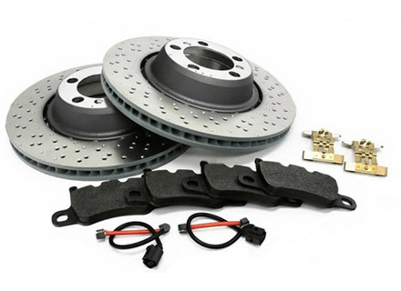 Bremsbeläge und Bremsscheiben-Set für die Hinterachse. Porsche 991 GT3 - 99135240780, 99135240880, 99160918300, 99135294701