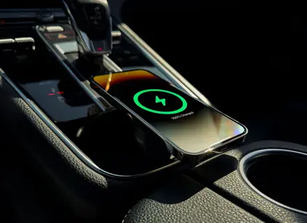 Draadloze telefoonoplader met Magsafe. Porsche 971 Panamera - 971857335A, 971857335A1E0, 971857335B, 971857335B1E0, 971857335C, 971857335C1E0 Draadloze telefoonoplader met Magsafe. Porsche 971 Panamera - 971857335A, 971857335A1E0, 971857335B, 971857335B1E0, 971857335C, 971857335C1E0