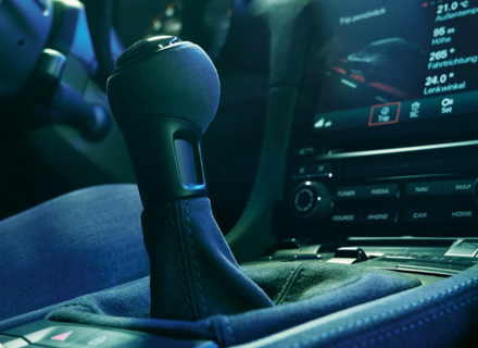 Palanca selectora de marchas PDK, Race-Tex, en Black / Deep sea Blue. Porsche 982 Caimán GT4 RS - 982713120A, 982713120A8YR Palanca selectora de marchas PDK, Race-Tex, en Black / Deep sea Blue. Porsche 982 Caimán GT4 RS - 982713120A, 982713120A8YR