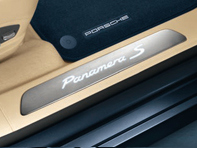 Side Sills Trims Aluminim Illuminated. Porsche Panamera >>2011 - 97004480027, 97004480028, 97004480029, 97004480025, 97004480026 Side Sills Trims Aluminim Illuminated. Porsche Panamera >>2011 - 97004480027, 97004480028, 97004480029, 97004480025, 97004480026