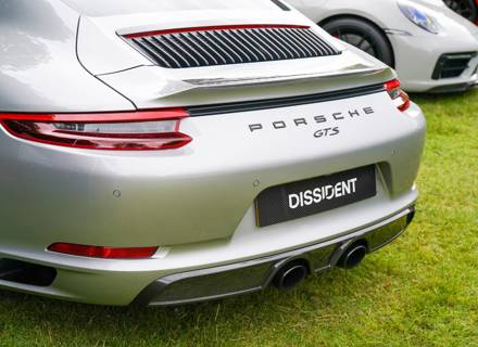 Rear diffuser carbon fibre. Porsche 991.2 with Sports Exhaust - 99150581104OK1 - 991.2.24.02.BC, 991.2.24.02.VCG, 991.2.24.02.PR, 991.2.24.02.GB Rear diffuser carbon fibre. Porsche 991.2 with Sports Exhaust - 99150581104OK1 - 991.2.24.02.BC, 991.2.24.02.VCG, 991.2.24.02.PR, 991.2.24.02.GB