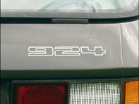 924 - Zilveren stickerbadge Porsche 924 1976-85 - 477853625C 924 - Zilveren stickerbadge Porsche 924 1976-85 - 477853625C