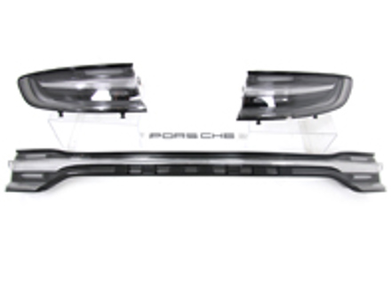 LED tail lights with light panel, darkened. black-coloured 'PORSCHE' logo Porsche Macan II - 95B04490502, 95B945091N, 95B945092N, 95B945208FY, 95B853687A LED tail lights with light panel, darkened. black-coloured 'PORSCHE' logo Porsche Macan II - 95B04490502, 95B945091N, 95B945092N, 95B945208FY, 95B853687A