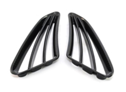 Presa d'aria della griglia posteriore dell'ala. Porsche 987/987C - 98750456100CFB Presa d'aria della griglia posteriore dell'ala. Porsche 987/987C - 98750456100CFB