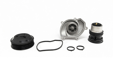 Kit pompa acqua, termostato e puleggia. Porsche 970 Panamera 2 / Panamera 4 - 94610603300, 94810609101, 94810603404