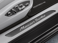 Listelli sottoporta in carbonio con logo. PorscheMacan - 95B04480090, 95B04480091, 95B04480092