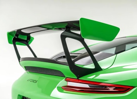 Vordere Stoßstangen-Canards aus hochglänzendem Carbon. Porsche 991 GT2 2017 bis 2019