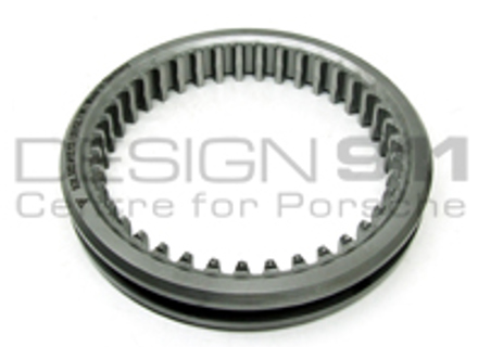 Manicotto del cambio della 3a marcia. Porsche 924 - 92830241313, 92830241308 Manicotto del cambio della 3a marcia. Porsche 924 - 92830241313, 92830241308