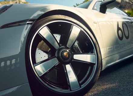 20/21 pouces Sport Classic, noir (brillant) Jantes alliage et pneus été Porsche d'origine - 992044660AK 20/21 pouces Sport Classic, noir (brillant) Jantes alliage et pneus été Porsche d'origine - 992044660AK