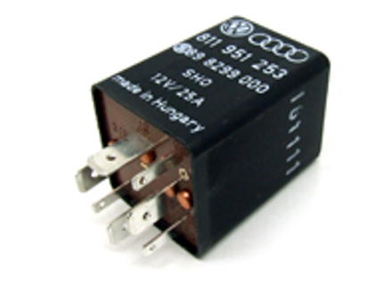 Oil cooler / air con relay. Porsche 964 / 993 - PCG95125400, 811951253