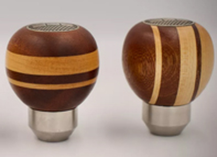 Schaltknauf aus Mahagoni- und Ahornholz. Porsche 356 - 69542419100 Schaltknauf aus Mahagoni- und Ahornholz. Porsche 356 - 69542419100