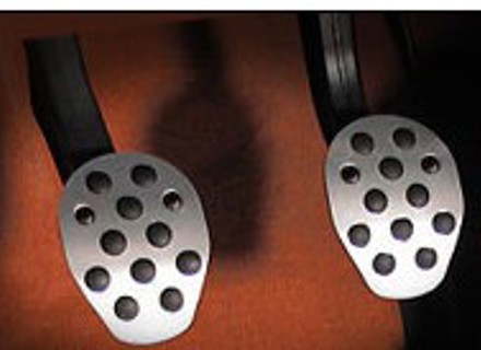 Pédale d'embrayage/frein en aluminium Rennline 2 pièces. Poignée en caoutchouc. UNIVERSEL - P60 Pédale d'embrayage/frein en aluminium Rennline 2 pièces. Poignée en caoutchouc. UNIVERSEL - P60