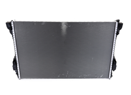 Radiador de agua refrigerante dañado. Porsche 970 Panamera. - 97010613103, 97010613102, 59172, 8MK376755671 - CR1163000P