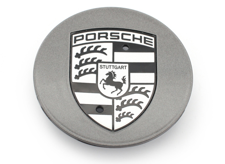 Enjoliveur Titanium Dark avec écusson Porsche Noir-Argent. Porsche 991.2 / 982 Boxster / 9YA Cayenne / 970.2 Panamera