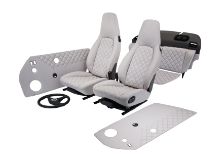 Set interni usati - Pelle trapuntata grigio chiaro con volante MOMO Carrera RS. Porsche 964 Coupe 1989-1994 - 96452100333, 96452100333JN3, 96452100333AQK, 96452100433, 96452100433JN3, 96452100433AQK, 96452100335, 96452100335KZ2, 96452100335XN5, 96452100335XN7, 96452100335ATH, 96452100335APL, 96452100335AQL, 96452100335AVG, 96452100435, 96452100435KZ2, 96452100435XN5, 96452100435XN7, 96452100435ATH, 96452100435APL, 96452100435AQL, 96452100435AVG, 91155503145, 9115550314505T, 911555031452WJ, 911555031451ZU, 91155503244, 9115550324405T, 911555032442WJ, 911555032441ZU, 91155503156, 91155503156KZ2, 91155503156XN5, 91155503156XN7, 911555031568YR, 911555031566XL, 911555031568ZL, 91155503156D35, 91155503156E27, 91155503255, 91155503255KZ2, 91155503255XN5, 91155503255XN7, 911555032558YR, 911555032556XL, 911555032558ZL, 91155503255D35, 91155503255E27, 96455511145, 9645551114505T, 96455511145TT3, 96455511145XN8, 96455524500, 9645552450005T, 96455524500TT3, 96455524500XN8, 964555245002WJ, 96455524500ATK, 96455524500APR, 96455524500ASR, 96455524502, 9645552450205T, 96455524502TT3, 96455524502XN8, 964555245022WJ, 96455524502ATK, 96455524502APR, 96455524502ASR, 96455511146, 96455511146KZ2, 96455511146TV6, 96455511146XP1, 96455511146XP6, 96455511146XN7, 96455524501, 96455524501KZ2, 96455524501XP6, 96455524501XN7, 964555245018YR, 964555245016XL, 96455524501ATM, 96455524501APT, 96455524501D35, 96455524503, 96455524503KZ2, 96455524503XP6, 96455524503XN7, 964555245038YR, 964555245036XL, 96455524503ATM, 96455524503APT, 96455524503D35, 96455524509, 9645552450905T, 96455524508, 9645552450805T, 96455524509TT3, 96455524508TT3, 96455524511, 9645552451105T, 99334708480, 993347084808YR - INTERIOR9642 Set interni usati - Pelle trapuntata grigio chiaro con volante MOMO Carrera RS. Porsche 964 Coupe 1989-1994 - 96452100333, 96452100333JN3, 96452100333AQK, 96452100433, 96452100433JN3, 96452100433AQK, 96452100335, 96452100335KZ2, 96452100335XN5, 96452100335XN7, 96452100335ATH, 96452100335APL, 96452100335AQL, 96452100335AVG, 96452100435, 96452100435KZ2, 96452100435XN5, 96452100435XN7, 96452100435ATH, 96452100435APL, 96452100435AQL, 96452100435AVG, 91155503145, 9115550314505T, 911555031452WJ, 911555031451ZU, 91155503244, 9115550324405T, 911555032442WJ, 911555032441ZU, 91155503156, 91155503156KZ2, 91155503156XN5, 91155503156XN7, 911555031568YR, 911555031566XL, 911555031568ZL, 91155503156D35, 91155503156E27, 91155503255, 91155503255KZ2, 91155503255XN5, 91155503255XN7, 911555032558YR, 911555032556XL, 911555032558ZL, 91155503255D35, 91155503255E27, 96455511145, 9645551114505T, 96455511145TT3, 96455511145XN8, 96455524500, 9645552450005T, 96455524500TT3, 96455524500XN8, 964555245002WJ, 96455524500ATK, 96455524500APR, 96455524500ASR, 96455524502, 9645552450205T, 96455524502TT3, 96455524502XN8, 964555245022WJ, 96455524502ATK, 96455524502APR, 96455524502ASR, 96455511146, 96455511146KZ2, 96455511146TV6, 96455511146XP1, 96455511146XP6, 96455511146XN7, 96455524501, 96455524501KZ2, 96455524501XP6, 96455524501XN7, 964555245018YR, 964555245016XL, 96455524501ATM, 96455524501APT, 96455524501D35, 96455524503, 96455524503KZ2, 96455524503XP6, 96455524503XN7, 964555245038YR, 964555245036XL, 96455524503ATM, 96455524503APT, 96455524503D35, 96455524509, 9645552450905T, 96455524508, 9645552450805T, 96455524509TT3, 96455524508TT3, 96455524511, 9645552451105T, 99334708480, 993347084808YR - INTERIOR9642