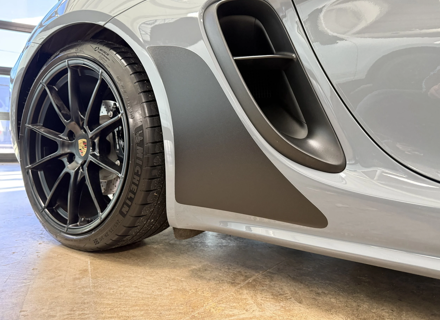MagnaFin WrapFin Steinschlagschutz im „Haifischflossen“-Design. Porsche 718 GTS / 718 GT4 / 718 GT4RS / 718 Spyder - WF718