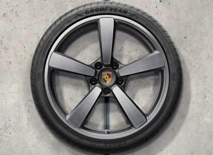 Set ruote 20"/21" Turbo Exclusive Design con pneumatici estivi per 992 Turbo PCD 5/130 - 00004460741