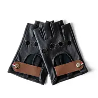 Klassische fingerlose Leder-Fahrerhandschuhe in Schwarz. Kurze Schalthebel - 6013930681601, 6013929867818, 6013929814812 Klassische fingerlose Leder-Fahrerhandschuhe in Schwarz. Kurze Schalthebel - 6013930681601, 6013929867818, 6013929814812