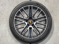 Cerchi in lega da 21' Panamera 911 Turbo Design II e pneumatici estivi originali Porsche - 971044665L Cerchi in lega da 21' Panamera 911 Turbo Design II e pneumatici estivi originali Porsche - 971044665L