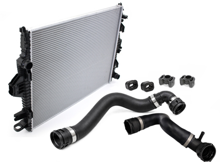 Radiator water with hoses, Centre. Porsche 958 Cayenne 3.0L Hybrid >>2014 - 95810613210, 95810640120, 95810640220