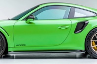 Canards de pare-chocs avant en fibre de carbone haute brillance. Porsche 991 GT2 2017 à 2019 Canards de pare-chocs avant en fibre de carbone haute brillance. Porsche 991 GT2 2017 à 2019