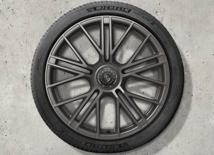 Llantas de aleación Panamera Turbo S de 21" y neumáticos de invierno Original Porsche - 976044600Q Llantas de aleación Panamera Turbo S de 21" y neumáticos de invierno Original Porsche - 976044600Q