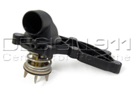Boîtier de thermostat de pompe à eau avec insert. Porsche 958 Cayenne hybride / 970 Panamera hybride - 95810603202, 95810603201, 95810603200