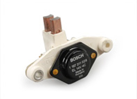 Régulateur de tension pour alternateur. Porsche 924 CS 88-91 - 92860315300, 5DR004241121, 92860315300, 94460314100, 94460314101, 1 197 311 028, 1 197 311 021, 1197311021, 1197311028 Régulateur de tension pour alternateur. Porsche 924 CS 88-91 - 92860315300, 5DR004241121, 92860315300, 94460314100, 94460314101, 1 197 311 028, 1 197 311 021, 1197311021, 1197311028