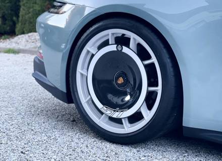 Llanta trasera de disco aerodinámico de fibra de carbono para llanta de magnesio. Porsche 992 ST